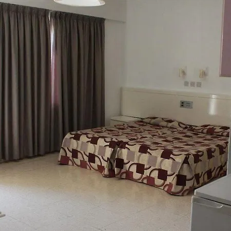 Aparthotel Astreas