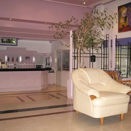 Astreas Aparthotel 3*