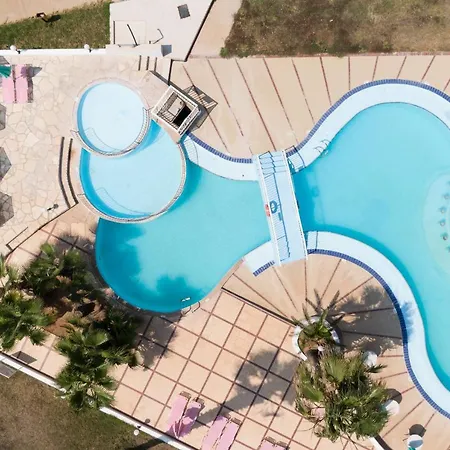 Astreas Aparthotel 3*