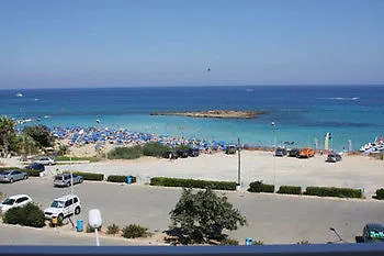 Aparthotel Astreas